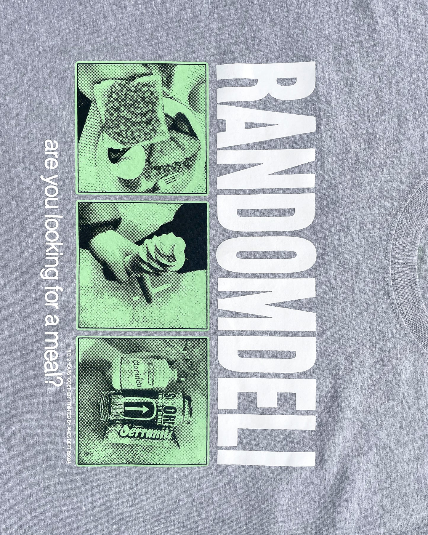 RANDOMDELI TEE